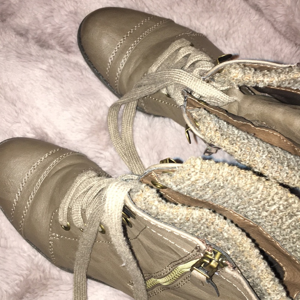 Brownesh grayish boots!